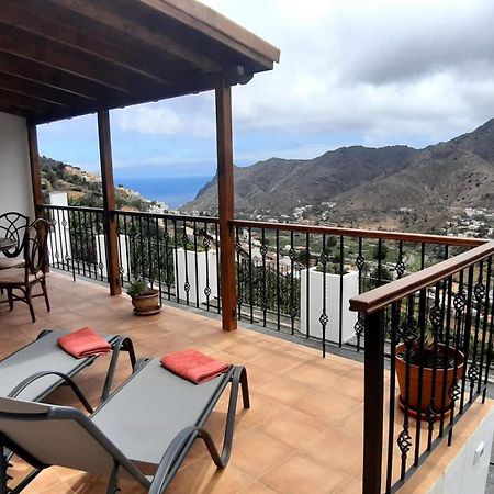 Casa La Sabina Roja 1, casa con impresionantes vistas sobre Hermigua y el mar Exterior foto