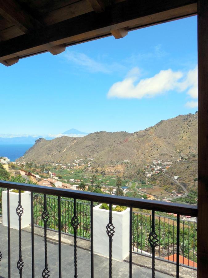 Casa La Sabina Roja 1, casa con impresionantes vistas sobre Hermigua y el mar Exterior foto