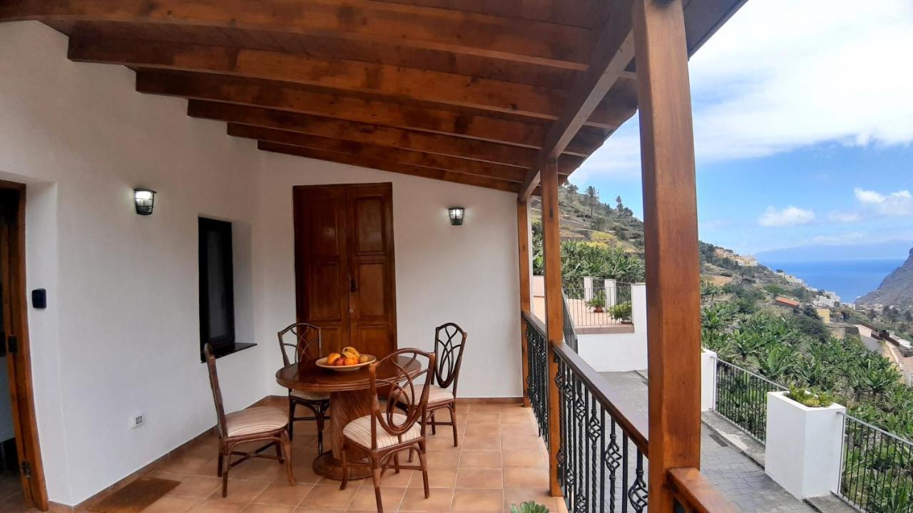 Casa La Sabina Roja 1, casa con impresionantes vistas sobre Hermigua y el mar Exterior foto